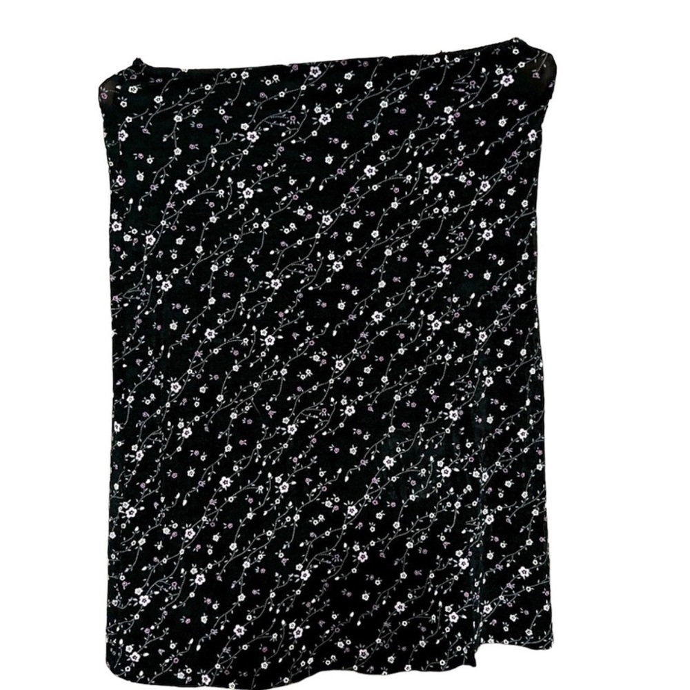 Essex Size Medium Flower Skirt -> Essex size Medium flower Skirt